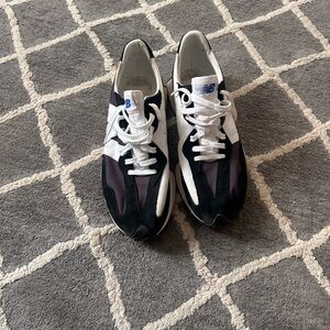 New Balance Men's Black and White Athletic Sneakers